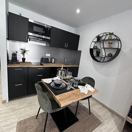 Apartment Superbe Avec Balcon Rue D'antibes *