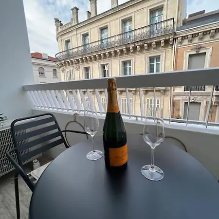 Apartment Superbe Avec Balcon Rue D'antibes Cannes